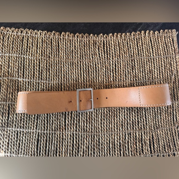 Leather belt - Picture 1 of 7